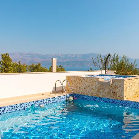 Anabella - Four Bedroom With Swimming Pool Villa Supetar