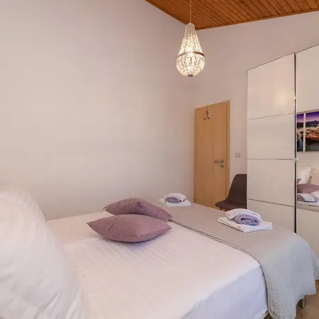 Anabella - Four Bedroom With Swimming Pool Villa