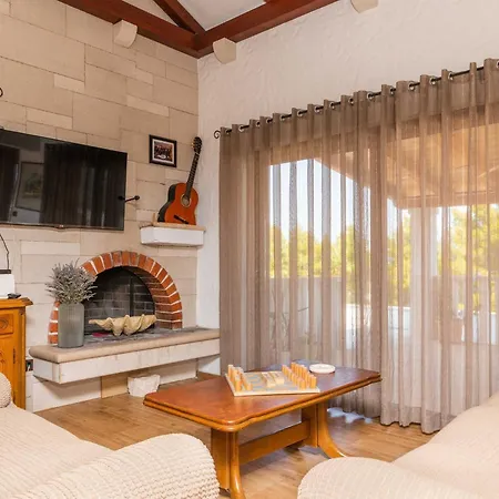 Anabella - Four Bedroom With Swimming Pool Villa *