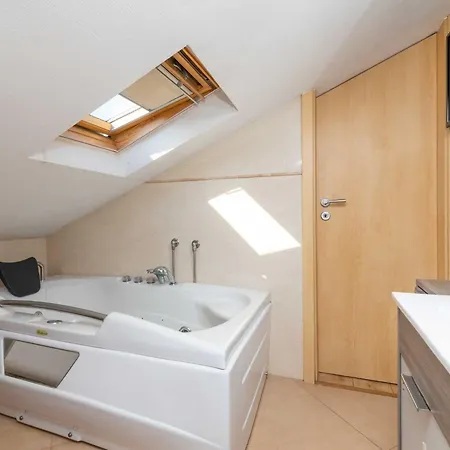 Anabella - Four Bedroom With Swimming Pool Villa