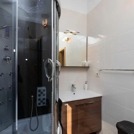 Villa Anabella - Four Bedroom With Swimming Pool